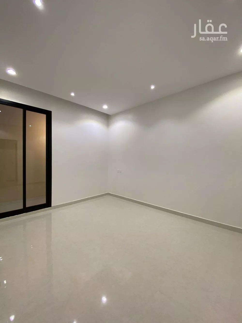 فيلا 8 غرف في الشرق 1