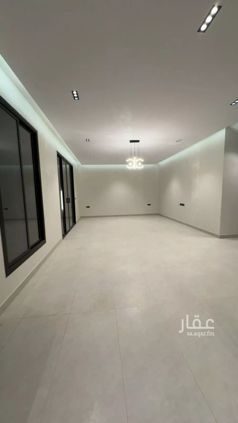 فيلا 4 غرف في الرمال 5