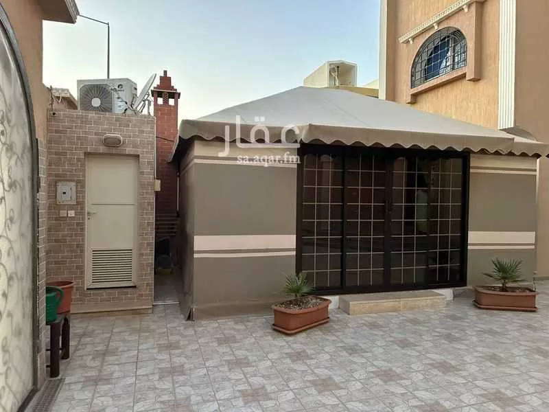 فيلا 10 غرف في الخليج 4