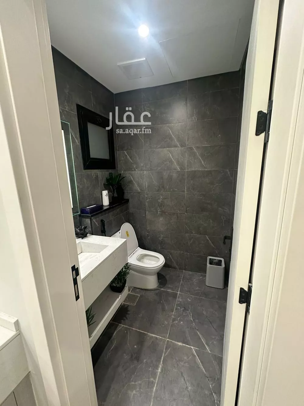 شقة 2 غرف في الملقا 4