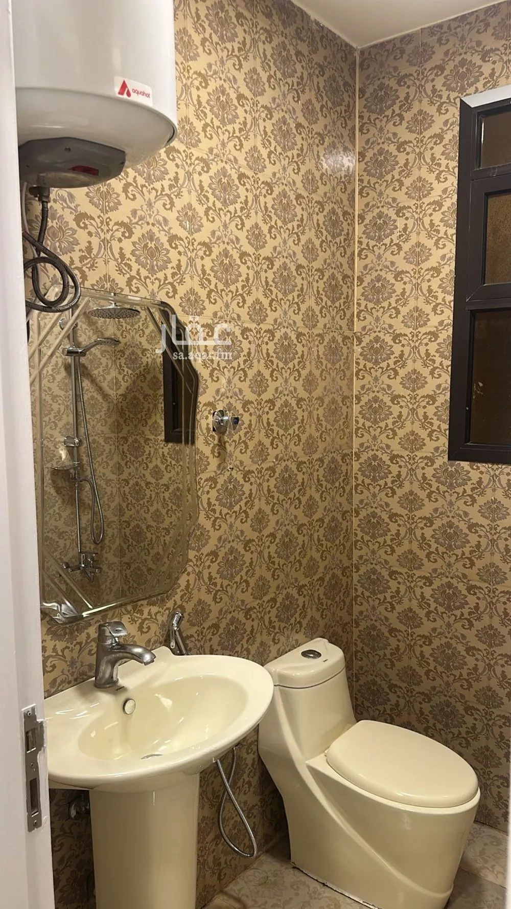 3 bedroom floor in Al Wadi 1