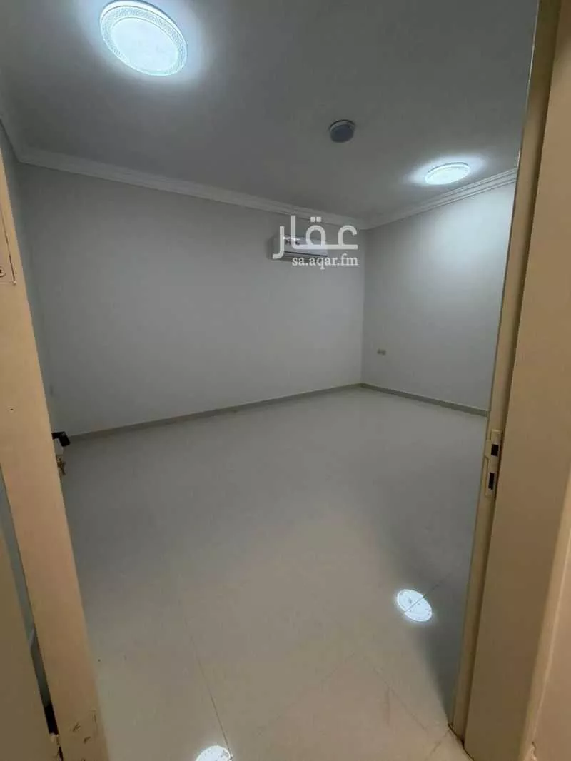 شقة 15 غرف في النرجس 4