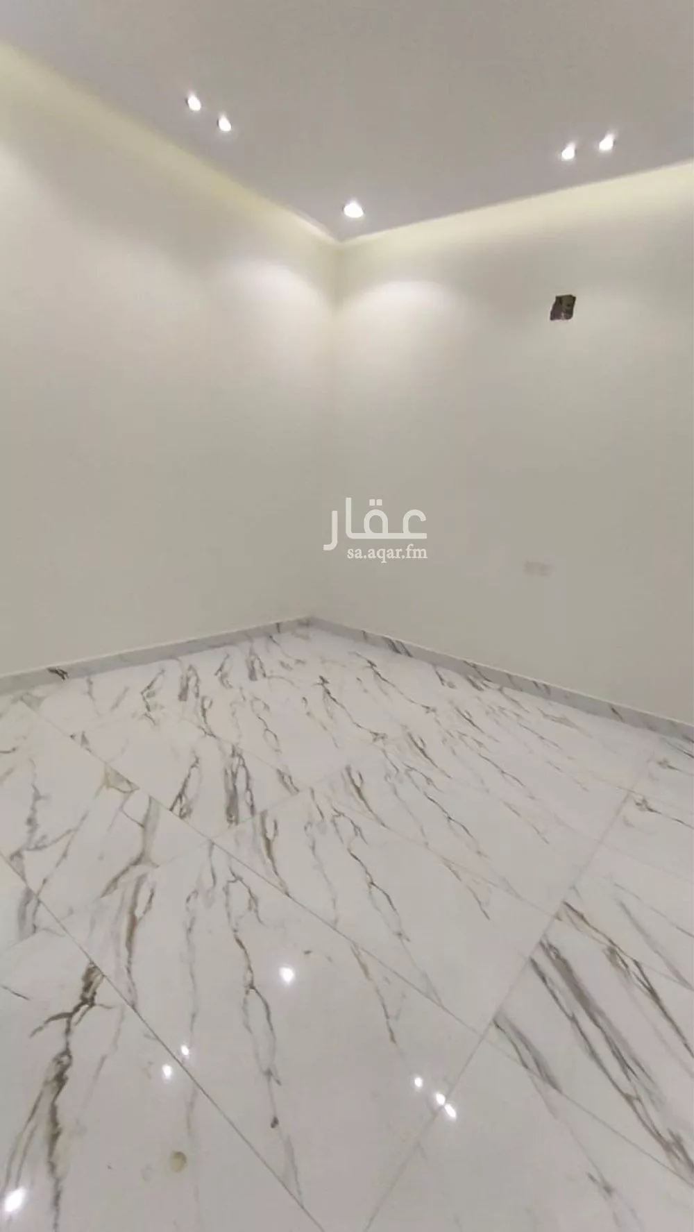 6 bedroom villa in Al Uraija Al Gharbiyah 1