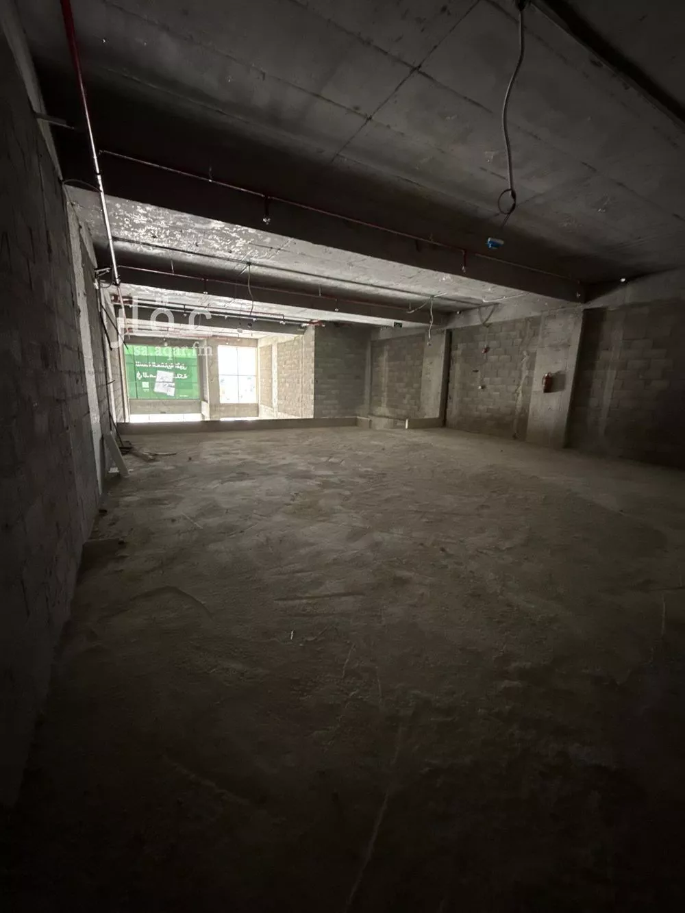 محل 850 م² في المروج 2