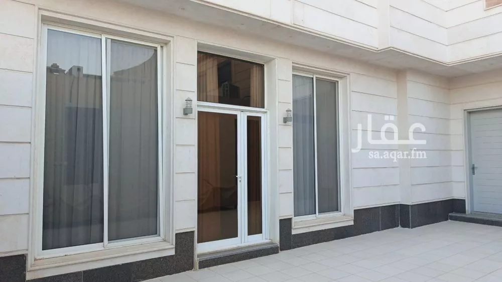 فيلا 8 غرف في الرمال 2