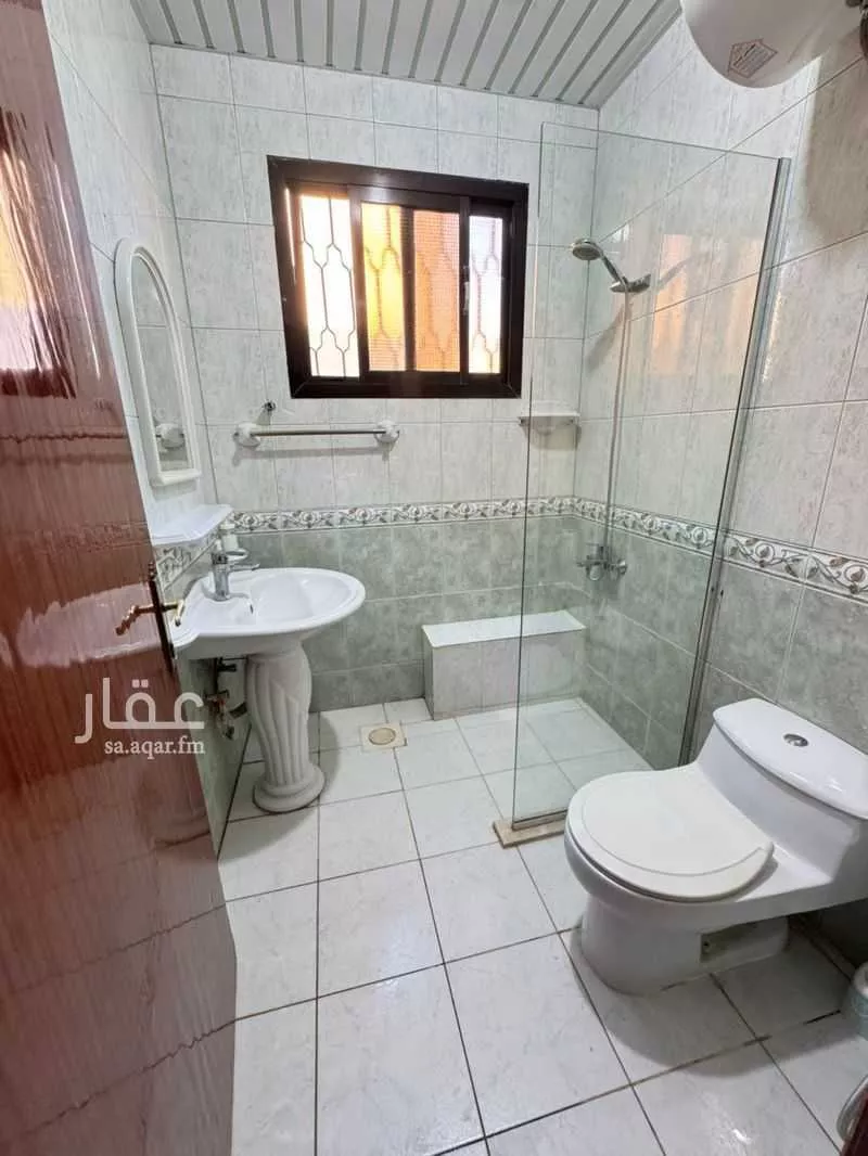 فيلا 5 غرف في العليا 1