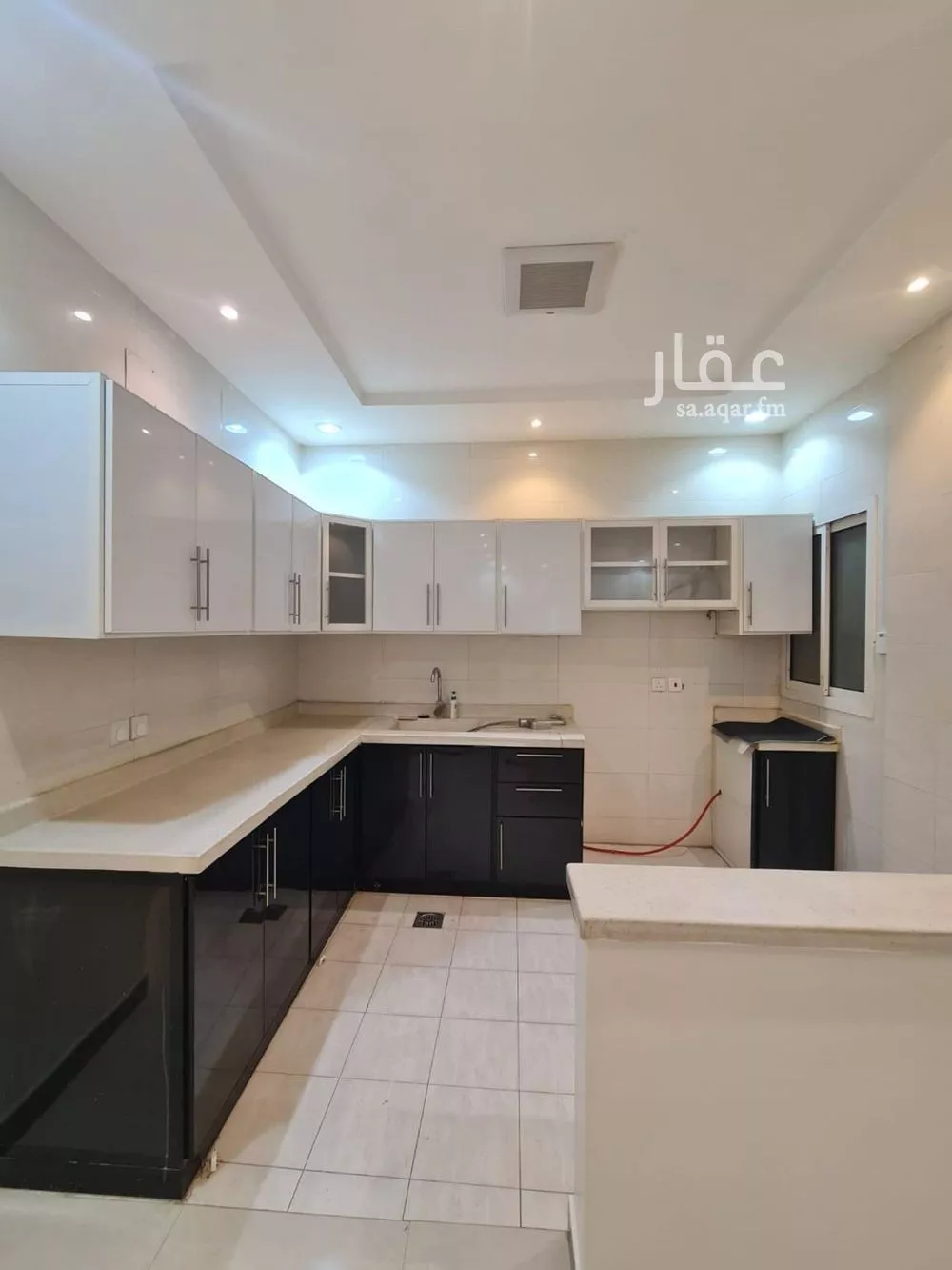 شقة 3 غرف في الملقا 5