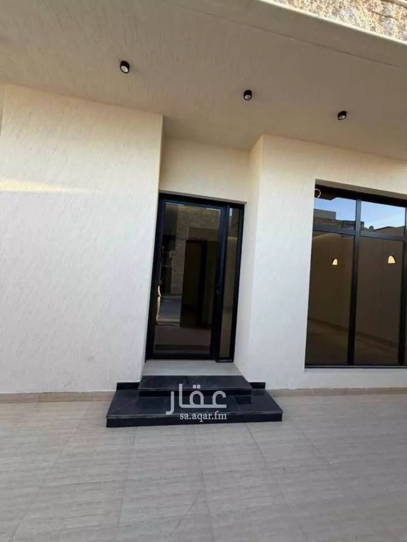 فيلا 5 غرف في النرجس 4