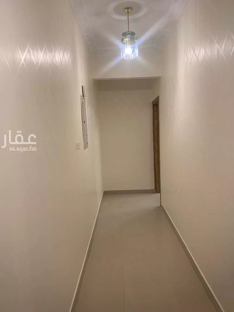 4 bedroom floor in Dhahrat Laban 4