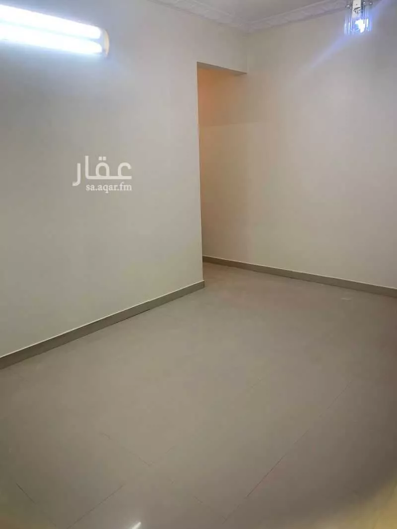 4 bedroom floor in Dhahrat Laban 3
