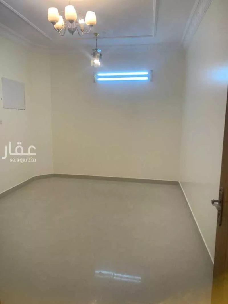 4 bedroom floor in Dhahrat Laban 2