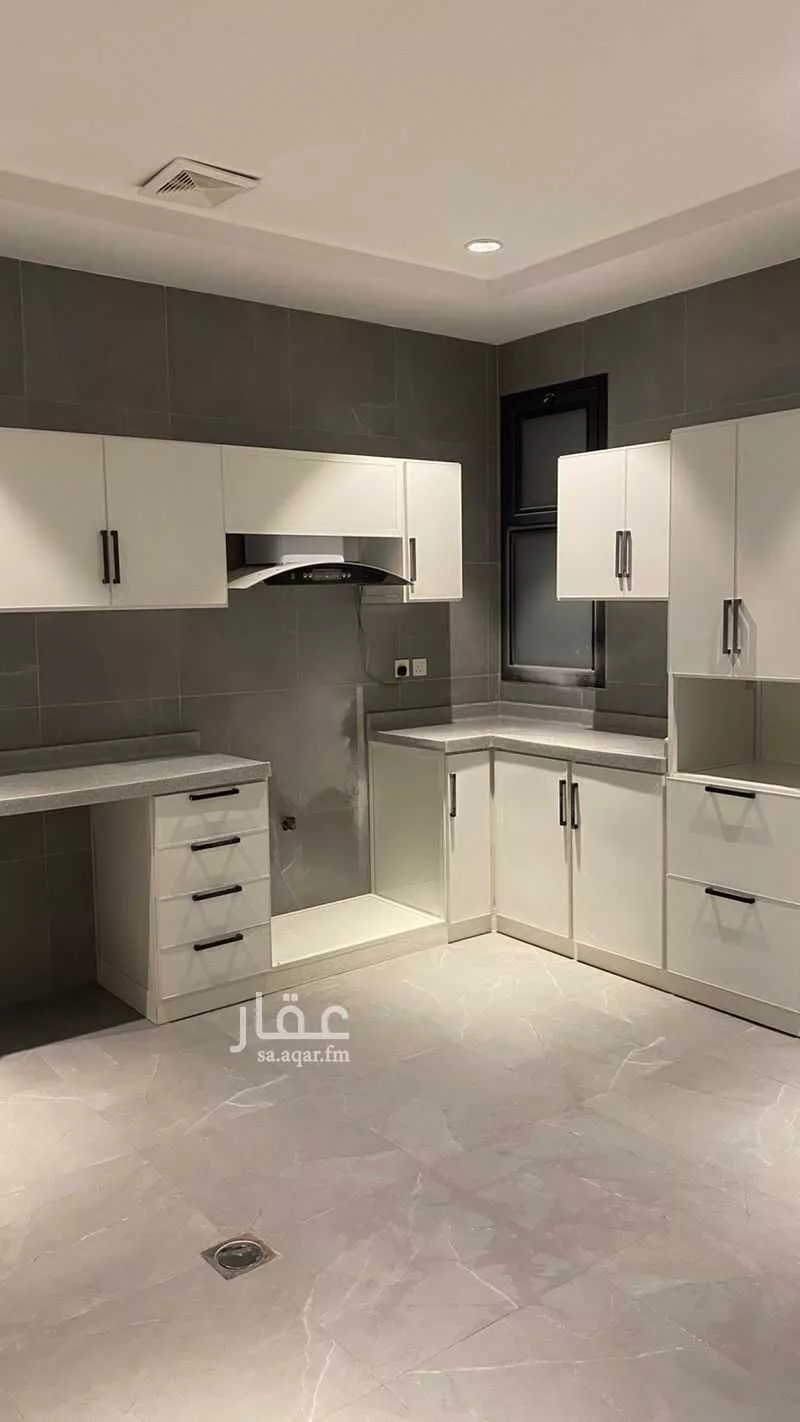 3 bedroom floor in Dhahrat Laban 2