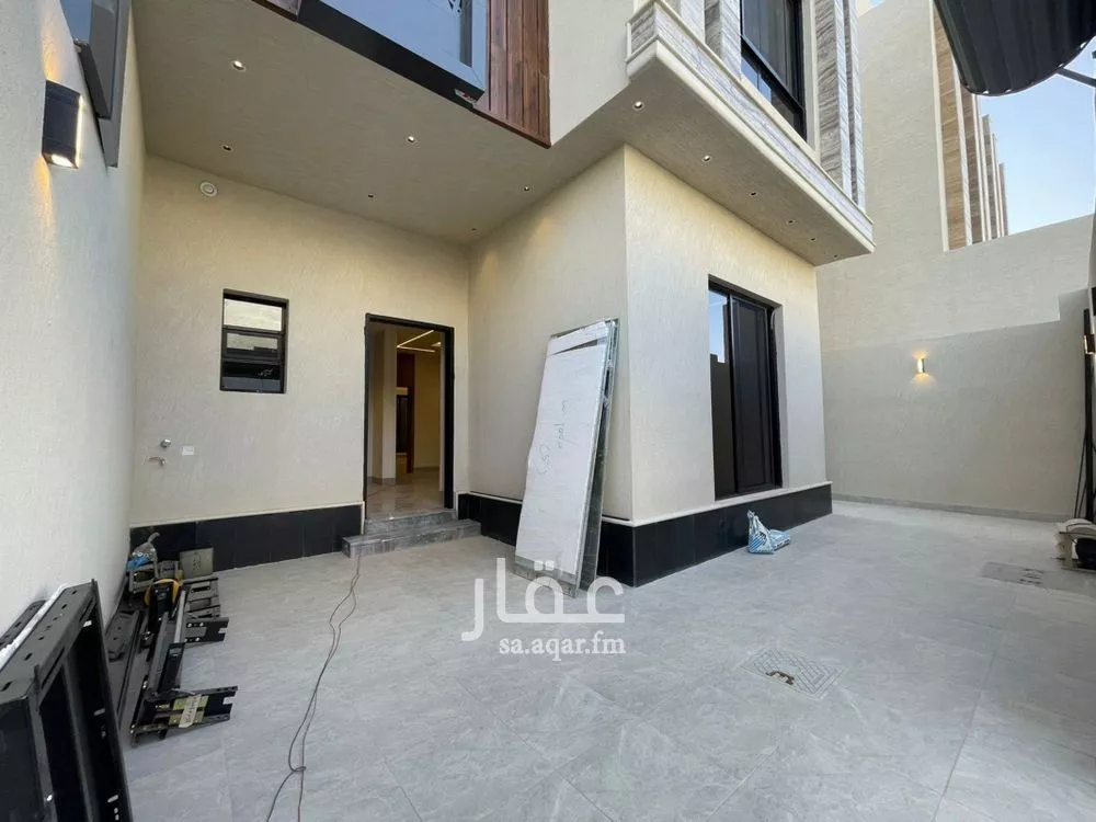 5 bedroom villa in Al Aridh 3