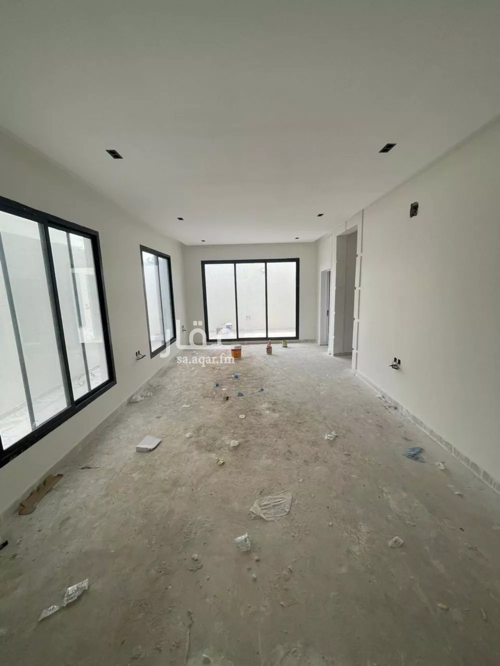 فيلا 5 غرف في الخليج 3