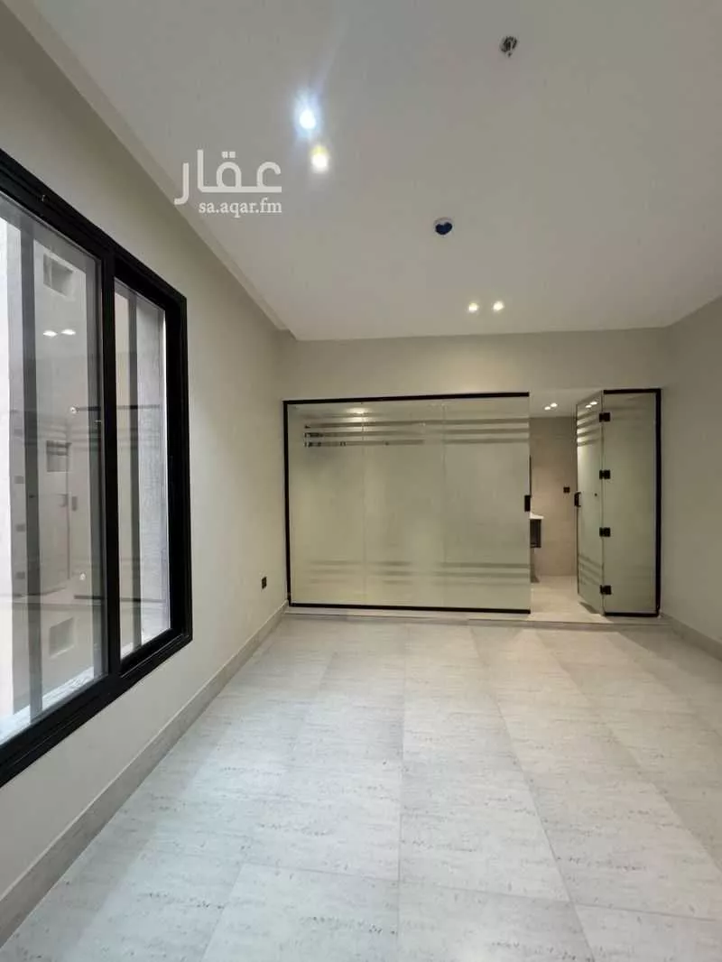 شقة 4 غرف في الحمرا 5