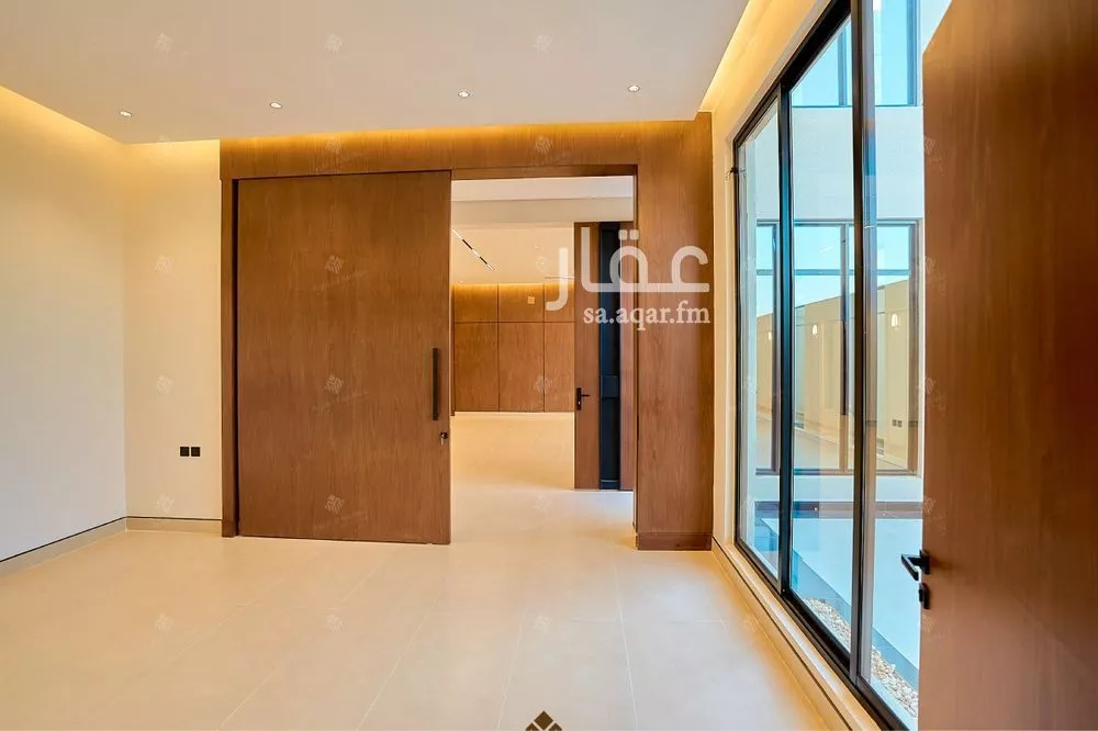 فيلا 6 غرف في المهدية 5