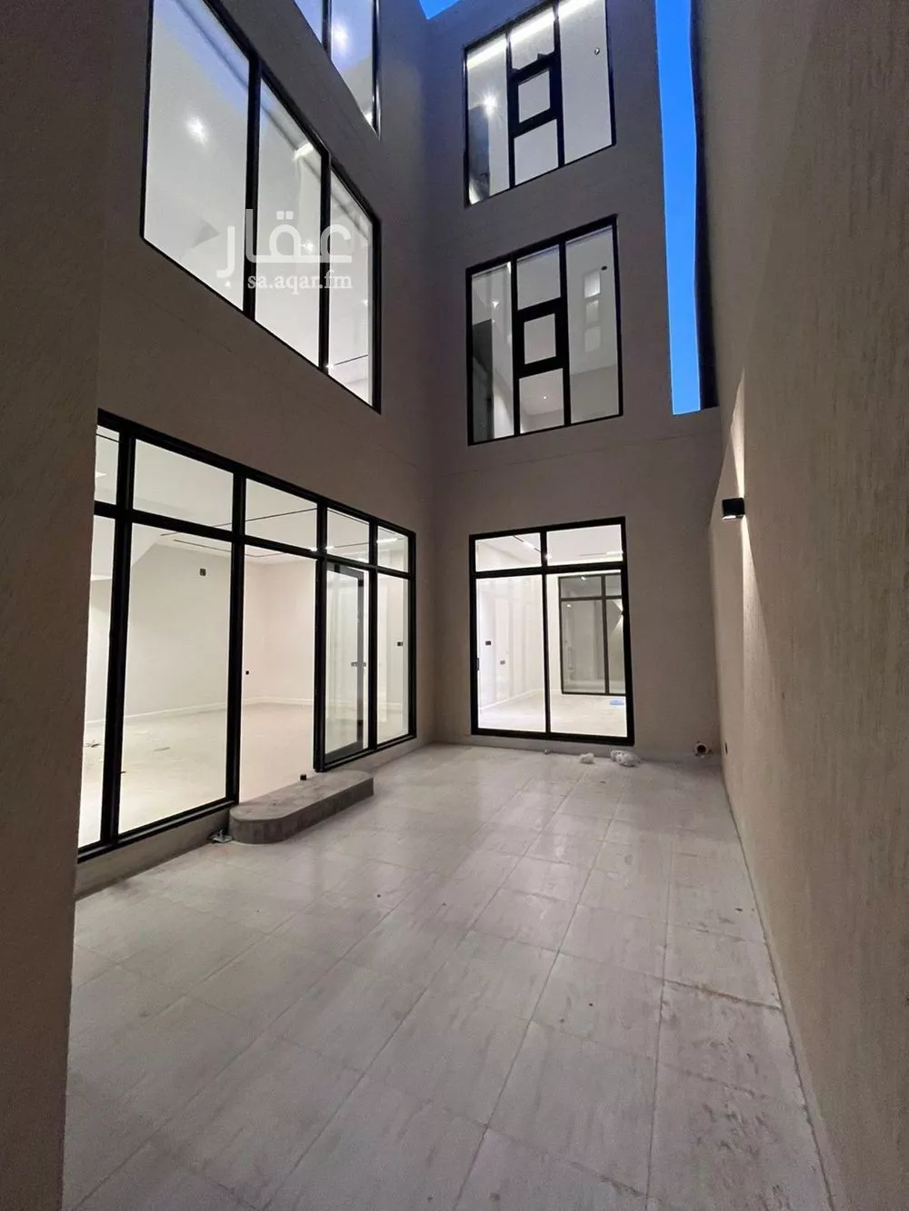 فيلا 6 غرف في المهدية 5