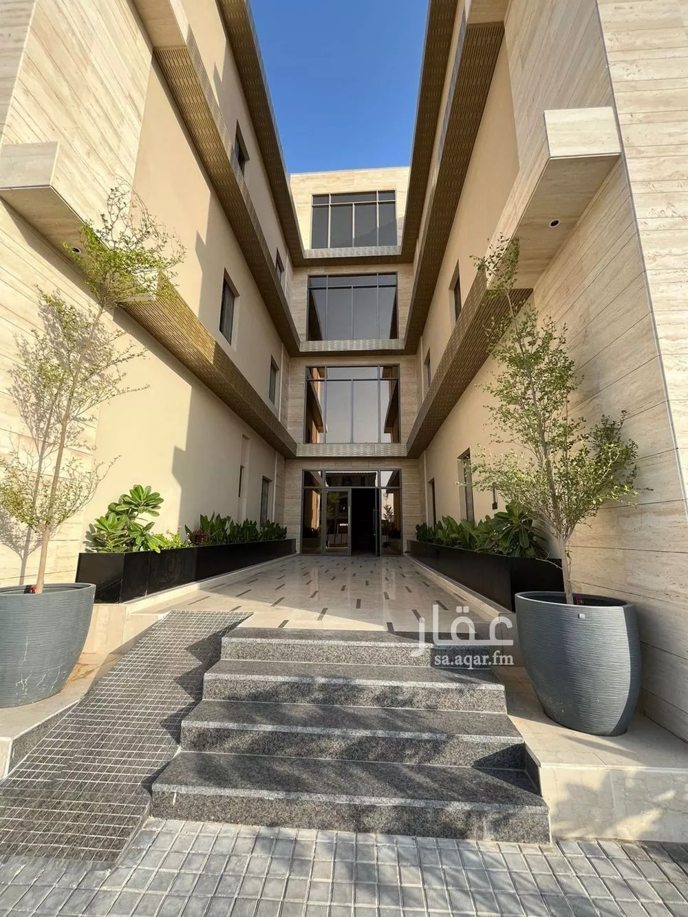 3 bedroom apartment in Al Mahdiyyah 1