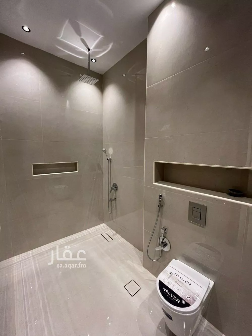 4 bedroom villa in Al Mahdiyyah, Riyadh 17