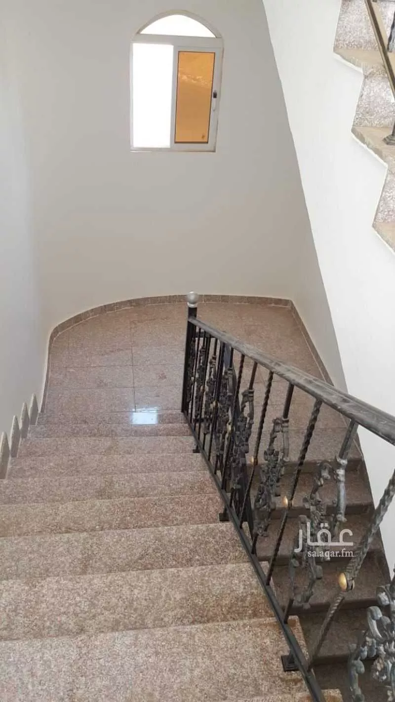 عمارة 541 م² في الفروسية 5