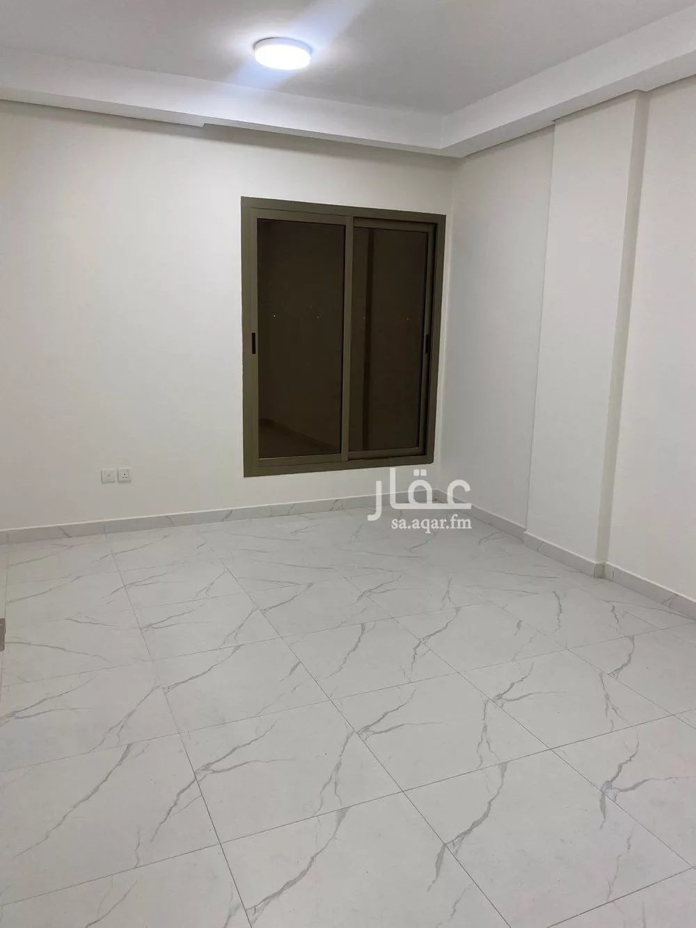 شقة 4 غرف في الحمرا 2