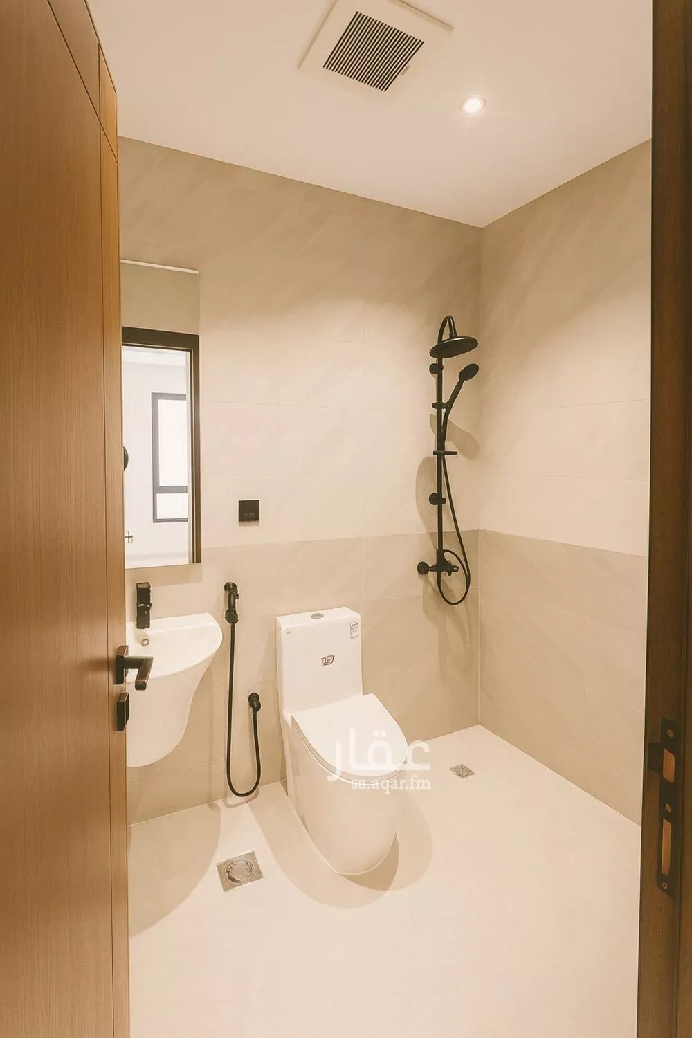 شقة 4 غرف في الريان 4