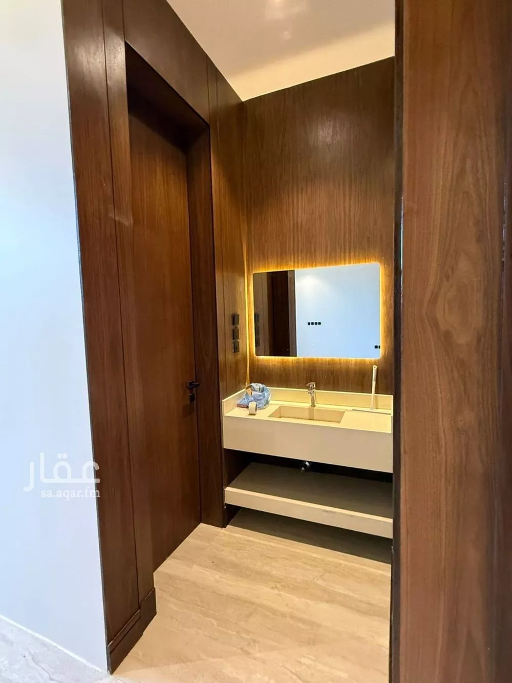 فيلا 6 غرف في النرجس 3