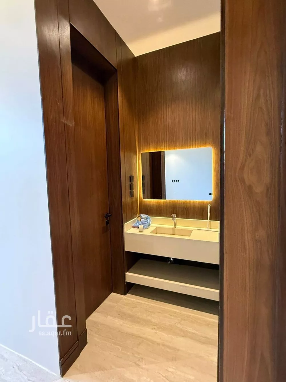 فيلا 6 غرف في النرجس 1