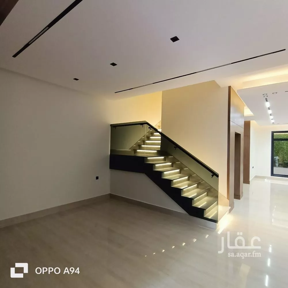 فيلا 6 غرف في النرجس 4