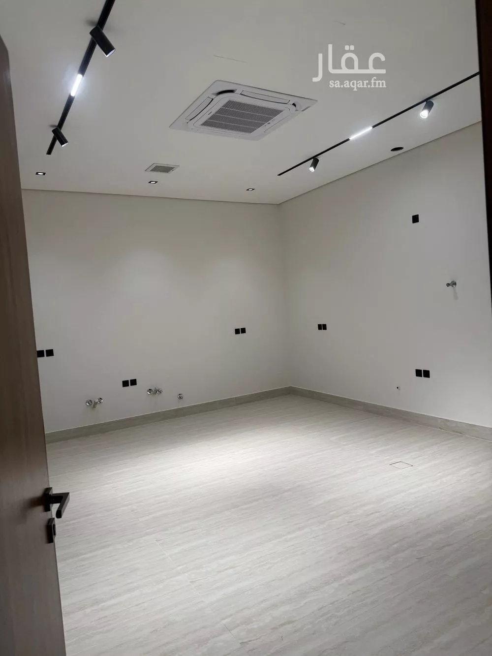 6 bedroom villa in Al Yasmin, Riyadh 4