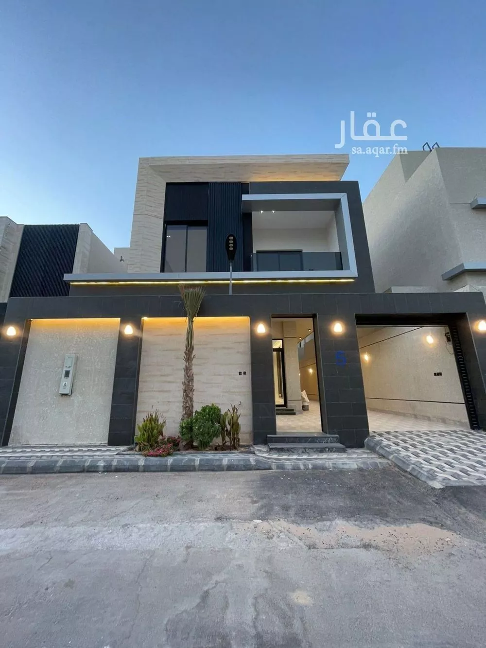 فيلا 6 غرف في العارض 1