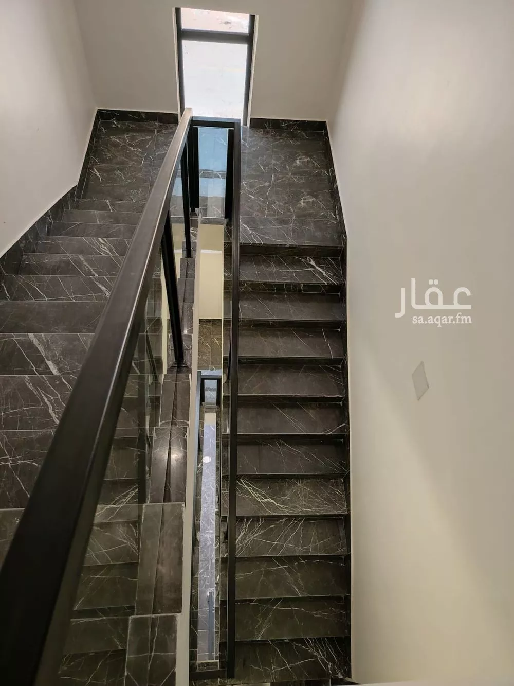 شقة 5 غرف في الرمال 3