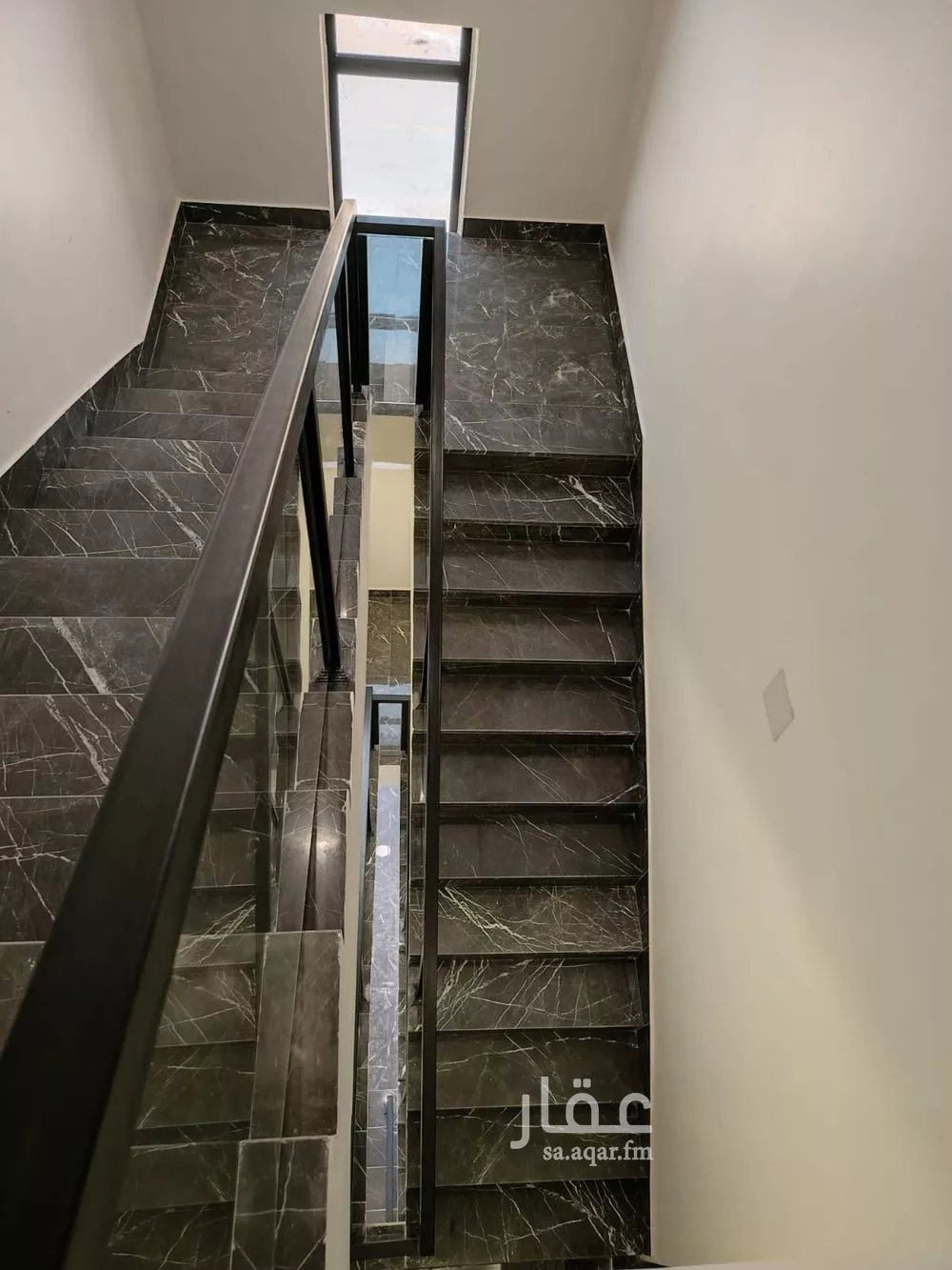 شقة 5 غرف في الرمال 3