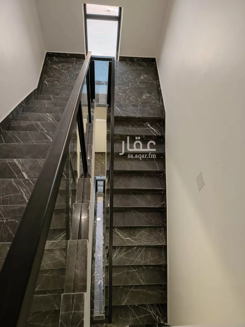 شقة 6 غرف في الرمال 5