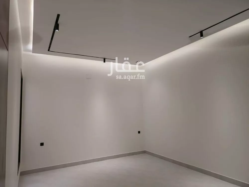 شقة 6 غرف في الرمال 4