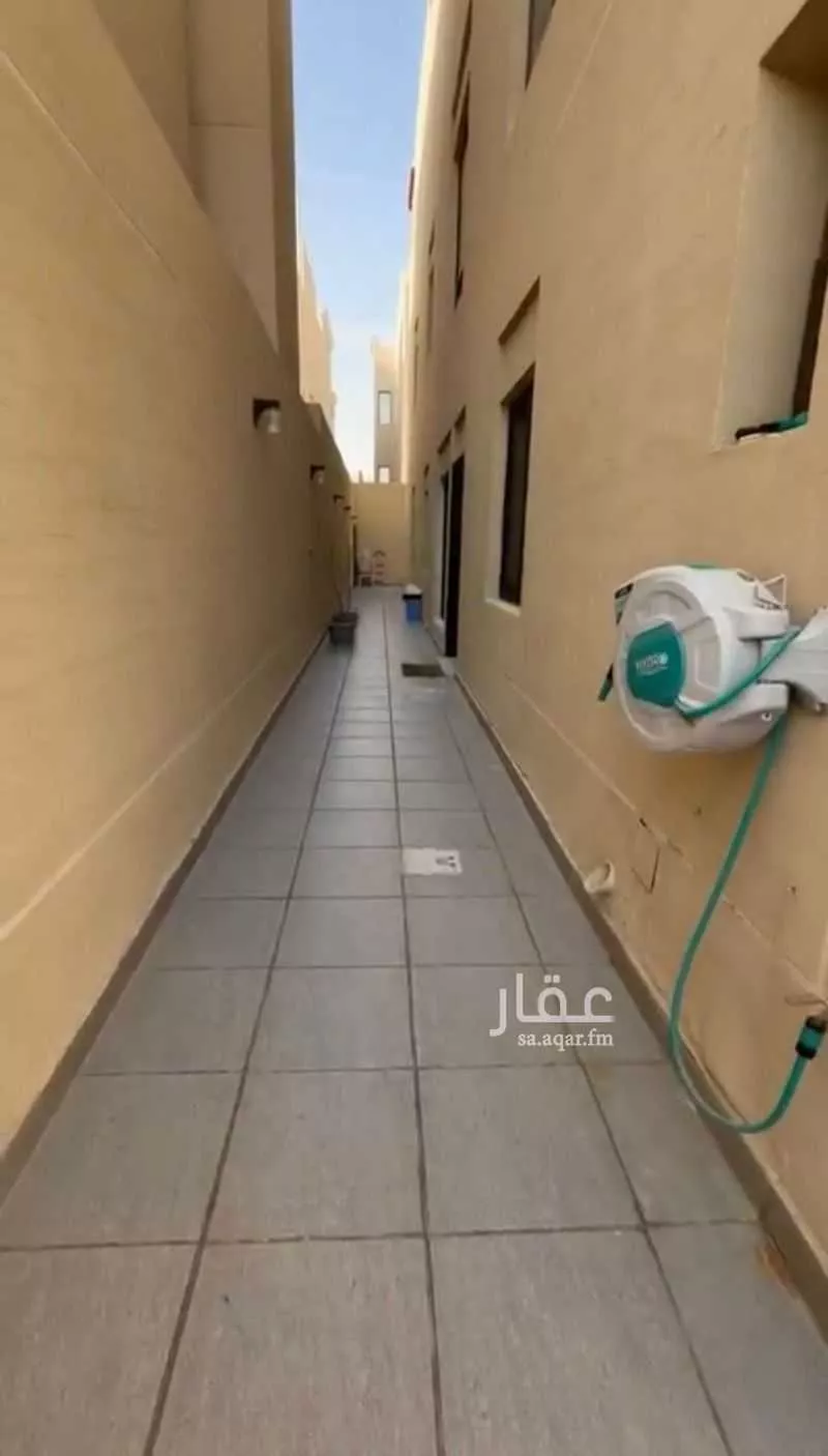 فيلا 8 غرف في العارض 3