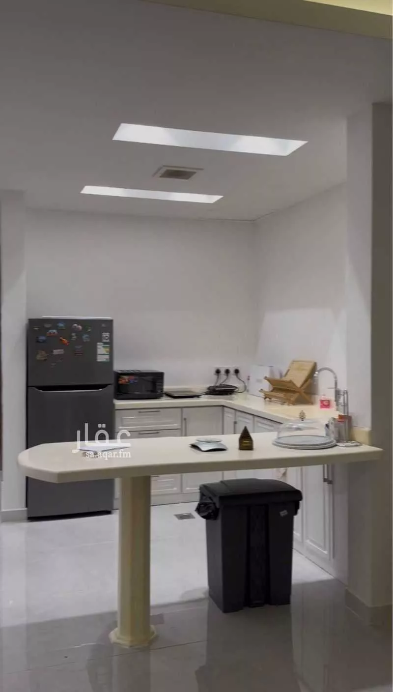 فيلا 8 غرف في العارض 2