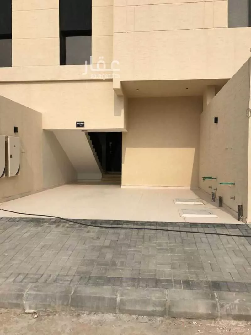 3 bedroom floor in Al Aridh 1