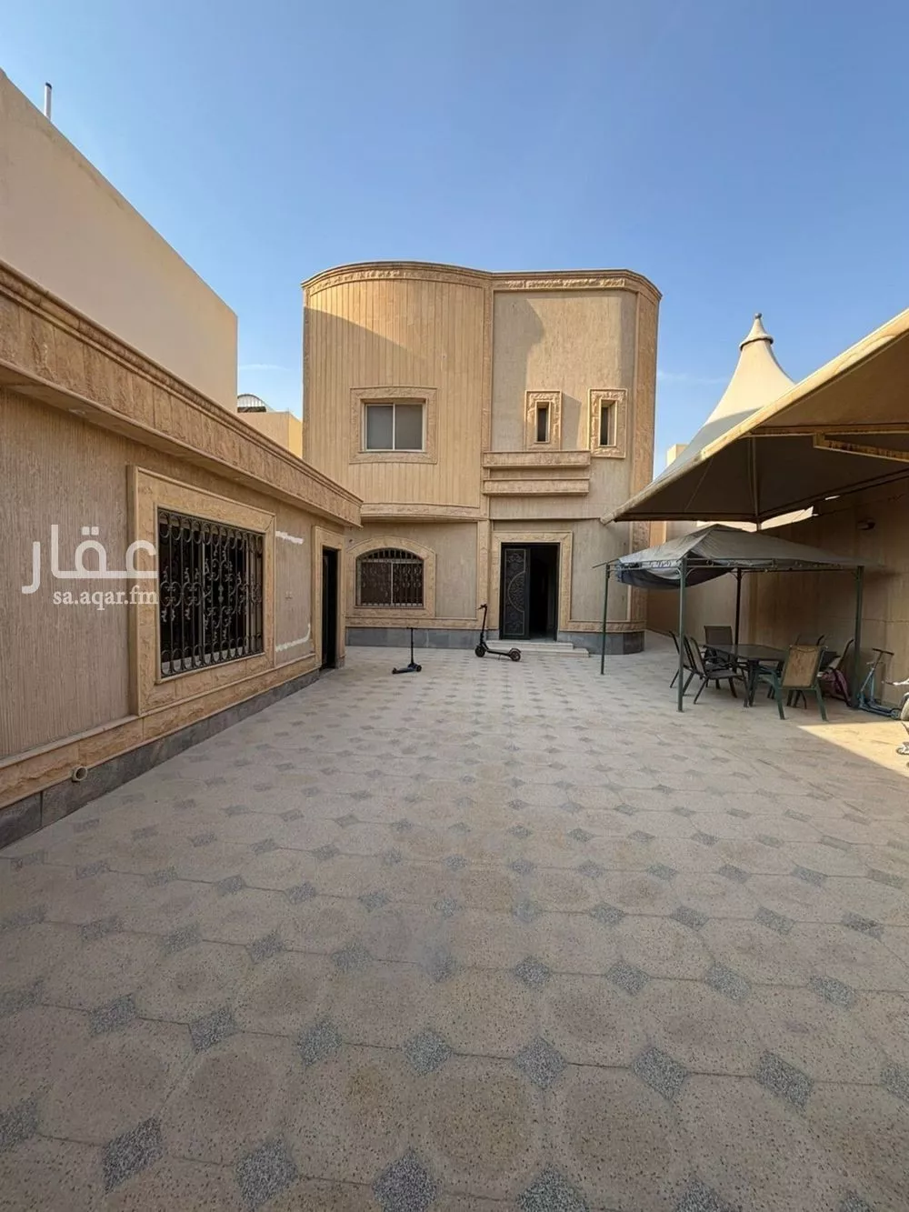 5 bedroom villa in Al Yasmin 1