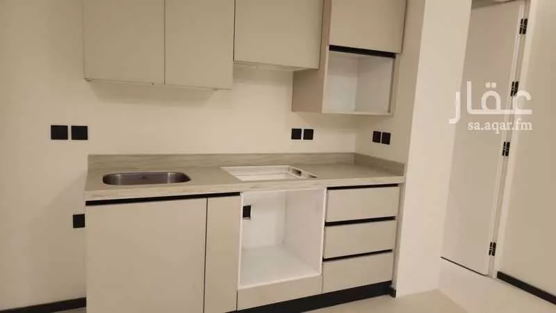 شقة 2 غرف في الملقا 4