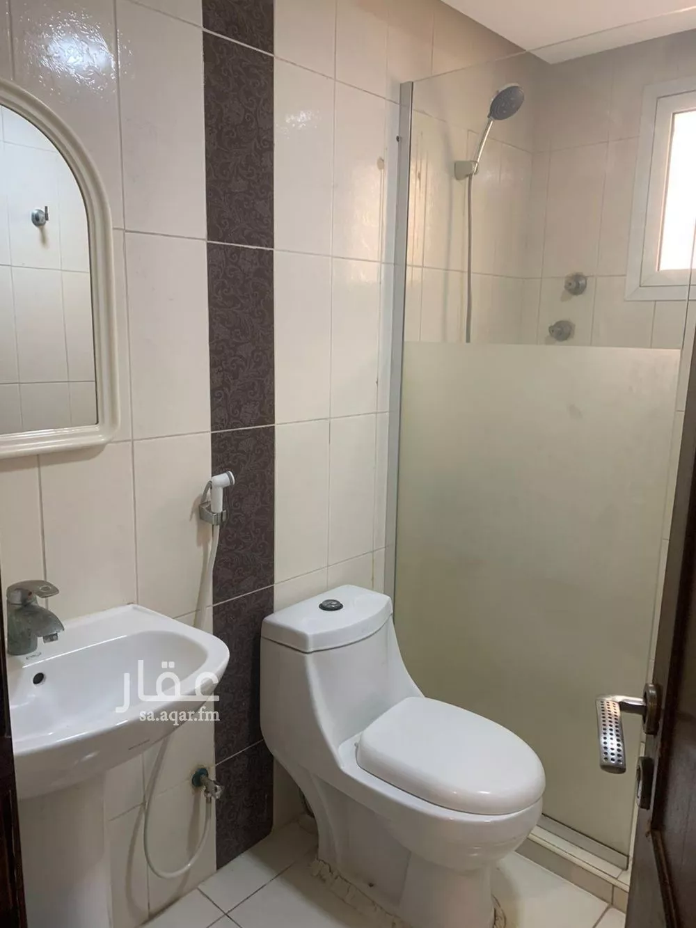 عمارة 616 م² في العليا 4