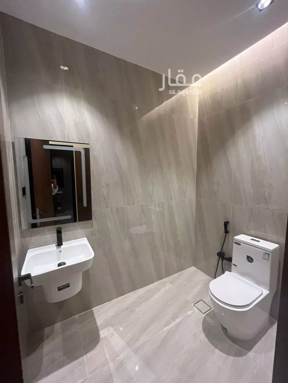 21 bedroom building in Al Mahdiyyah, Riyadh 11