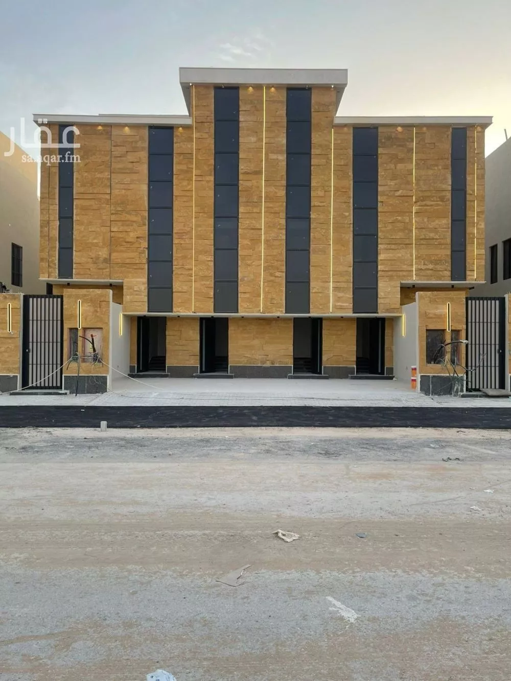 دور 4 غرف في عكاظ