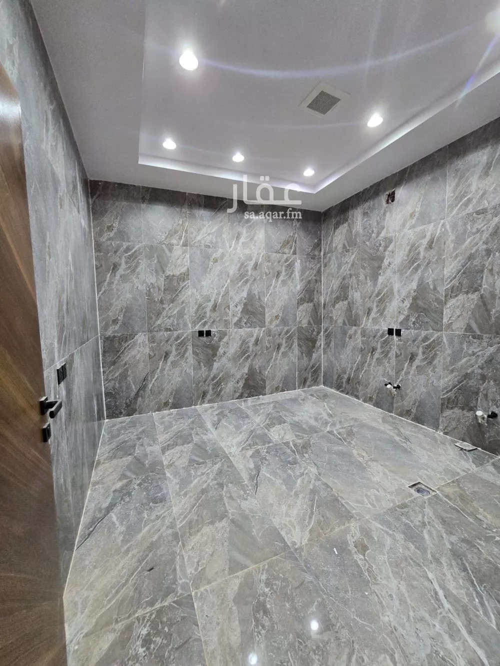 5 bedroom villa in Okaz, Riyadh 11