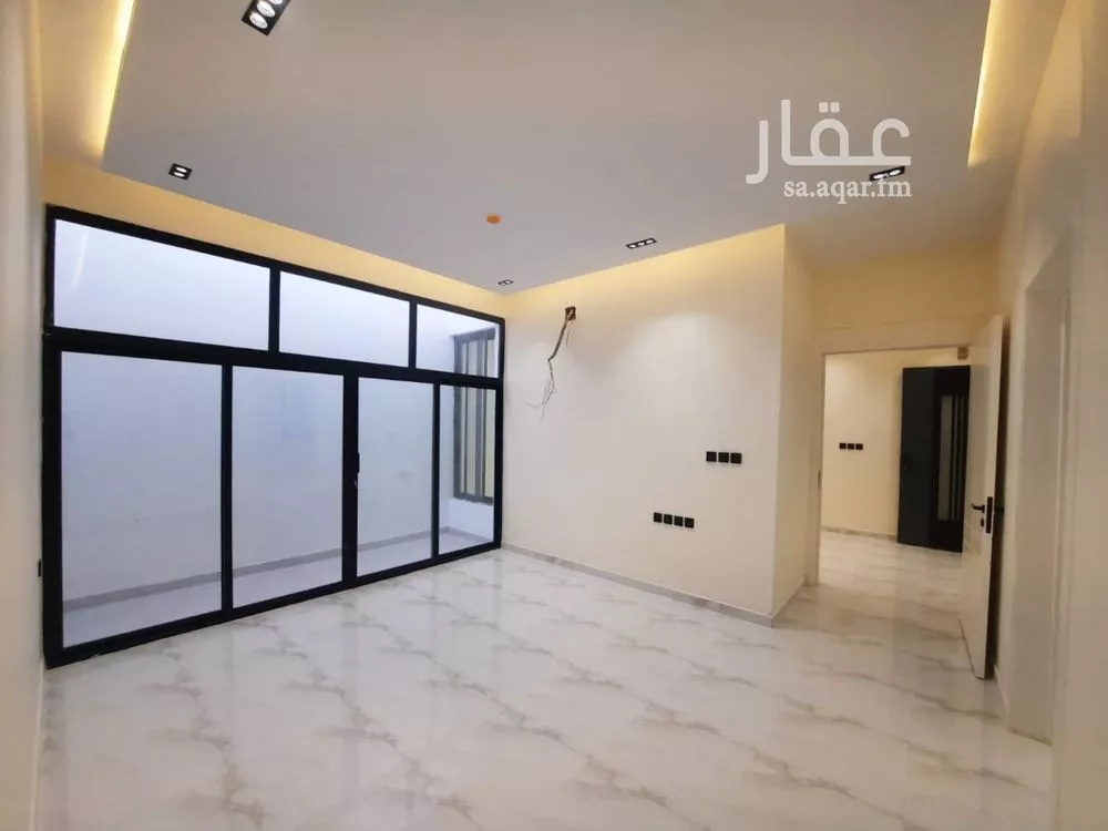 شقة 4 غرف في عكاظ