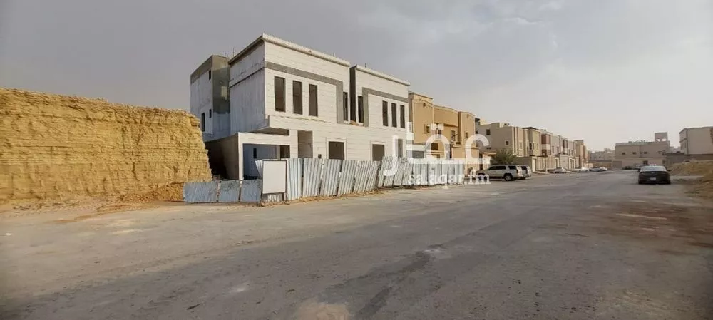 8 bedroom villa in Dhahrat Laban 3
