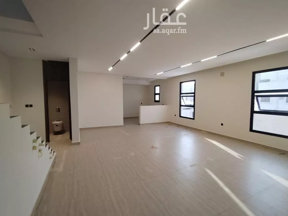 5 bedroom villa in As Suwaidi Al Gharabi, Riyadh 5
