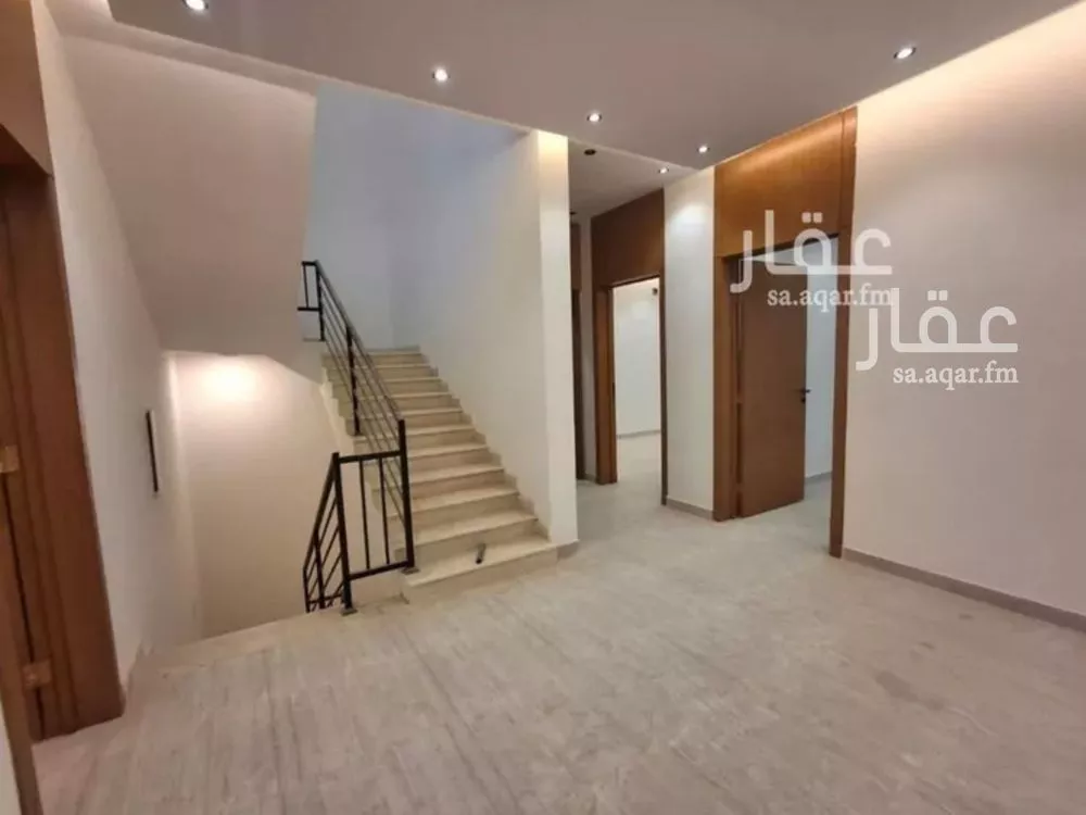 فيلا 5 غرف في عكاظ 5