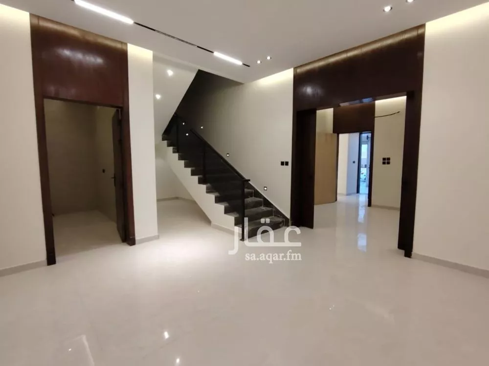 5 bedroom villa in Okaz, Riyadh 9