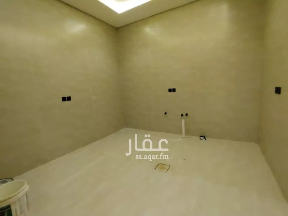 5 bedroom villa in Okaz, Riyadh 11